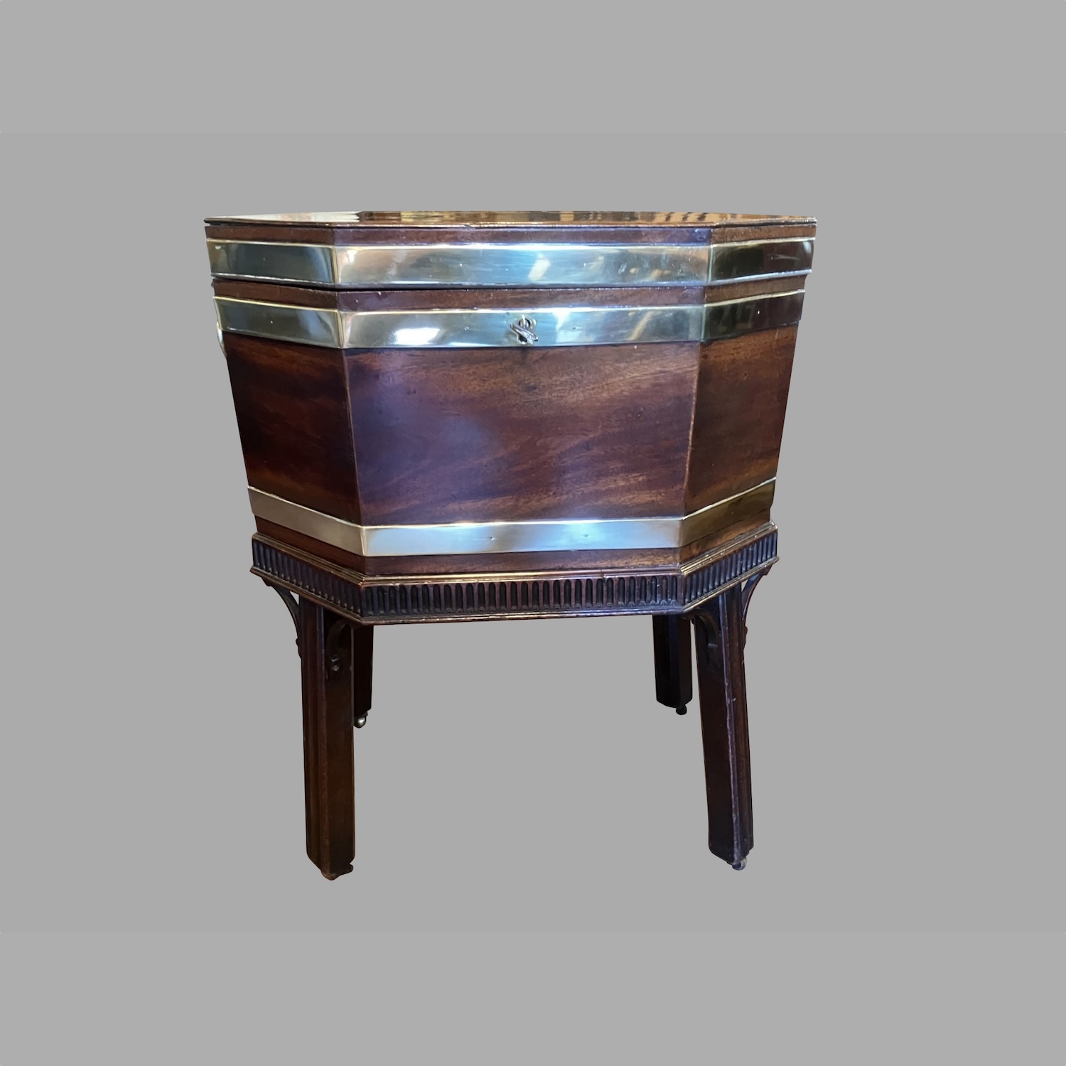 fine-english-george-iii-mahogany-brass-banded-cellarette-with-original-lining-f325-12