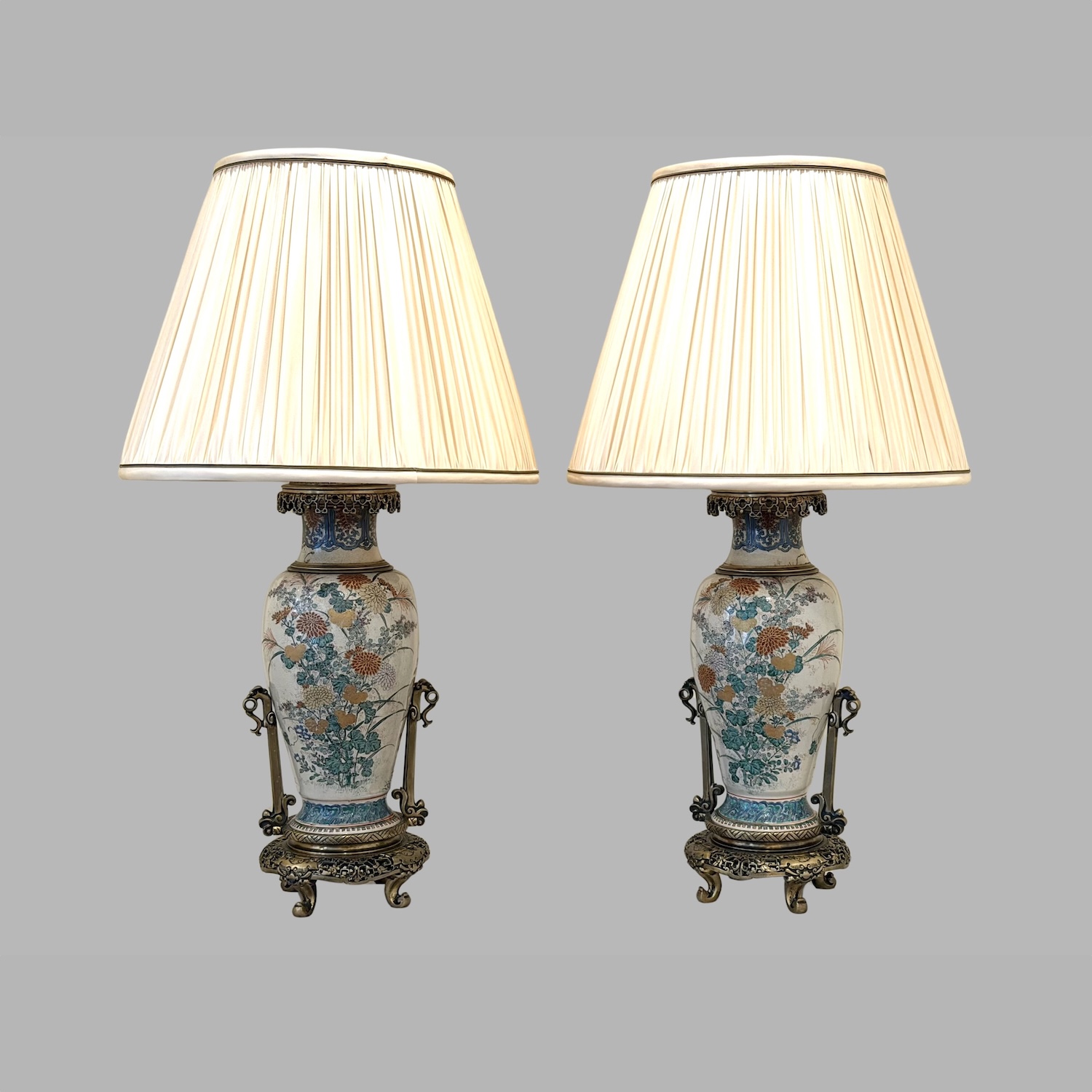 fine-pair-japanese-ornately-decorated-table-lamps-with-flowers-roosters-a826-7