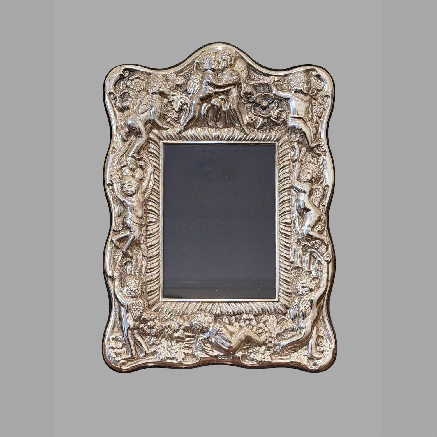 rococo-style-sterling-silver-picture-frame-hallmarked-london-1973-a826-8j